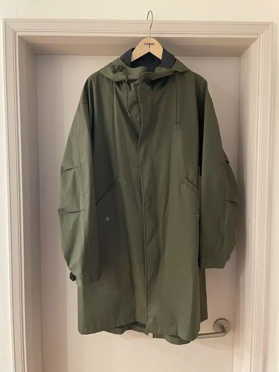 UNIQLO ユニクロ ブロックテック フィッシュテールパーカー