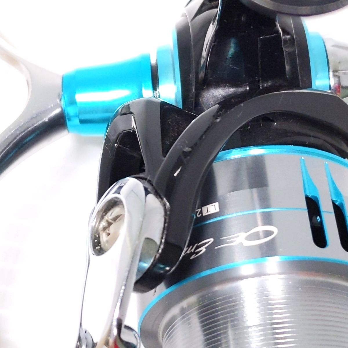 【中古品】ダイワ DAIWA スピニングリール 19 エメラルダス LT2500S-DH 〇YR-51788〇