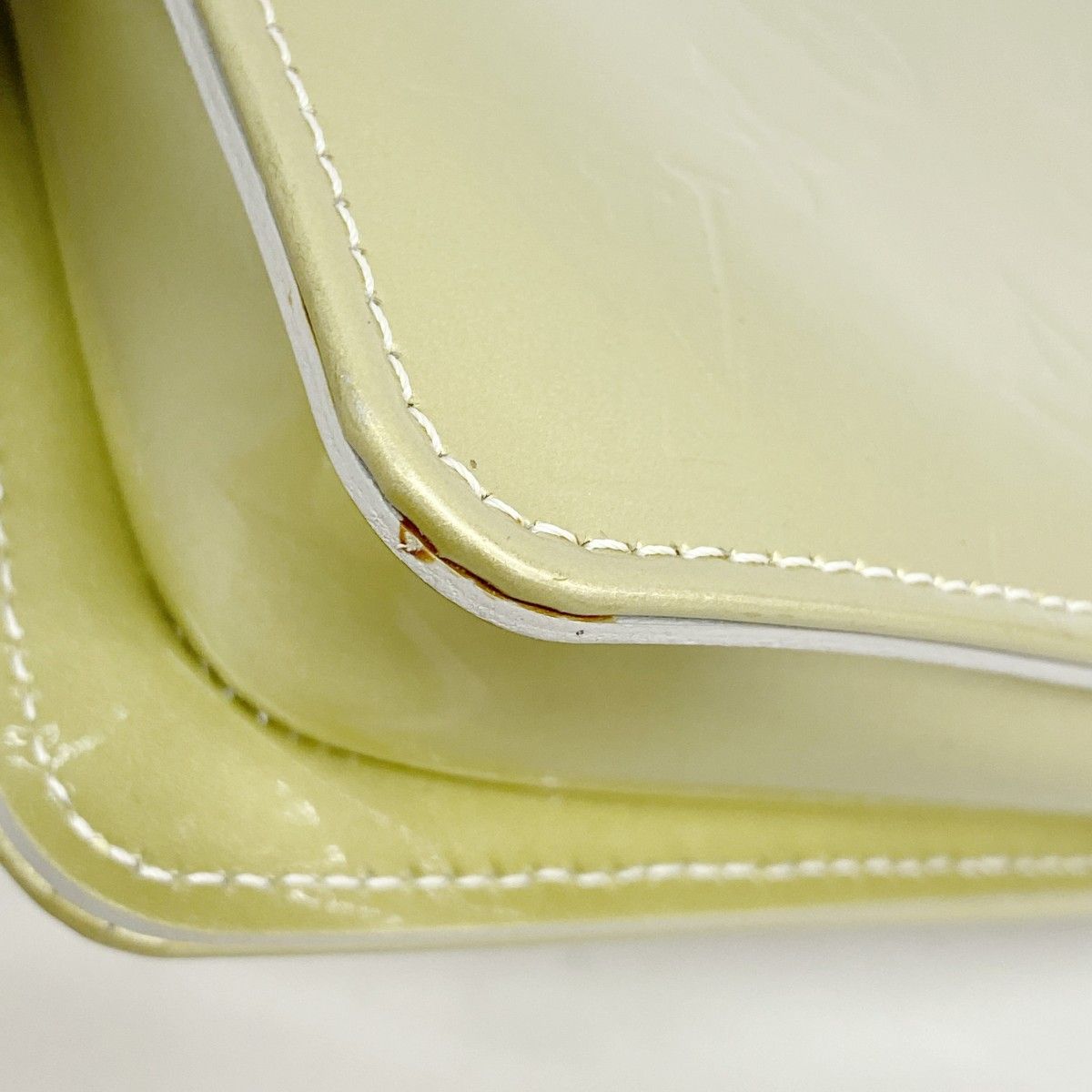 ポーチ ヴェルニ