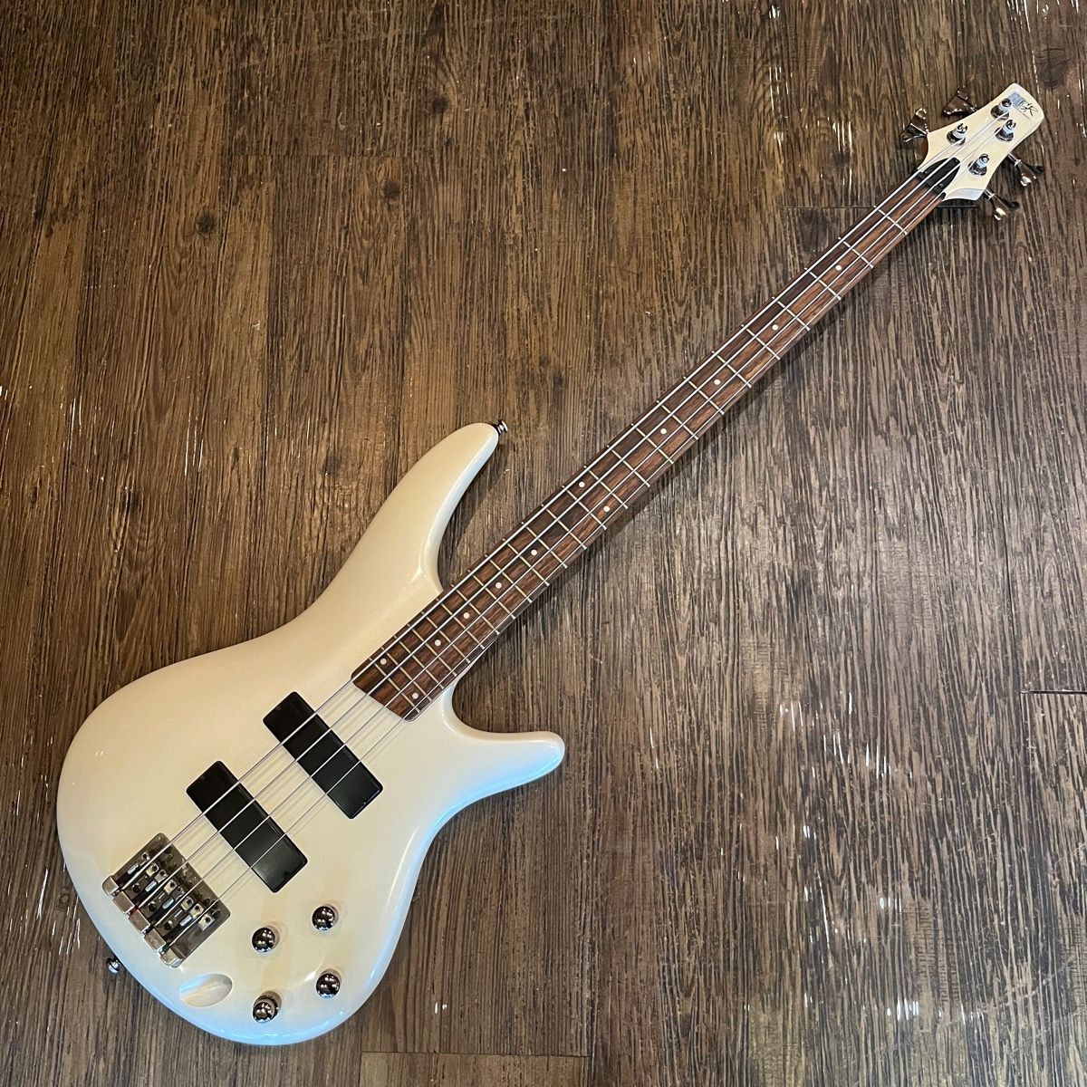 Ibanez SR-300 Electric bass アイバニーズ エレキベース - z526