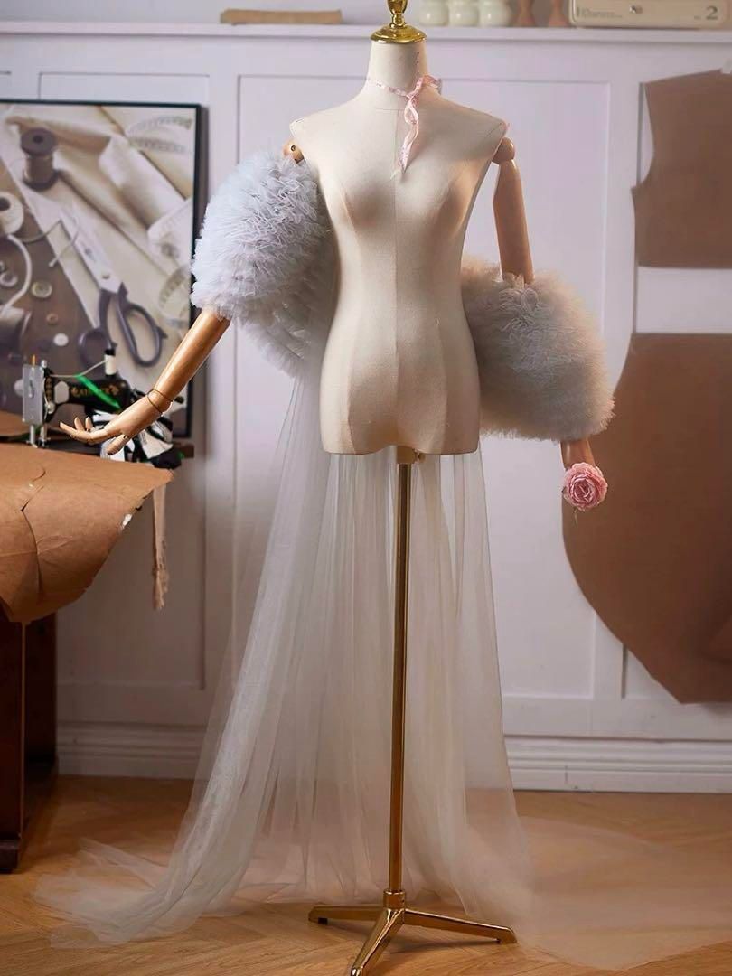 レディースファッション フリルがゴージャスなソフトチュールのロングショール