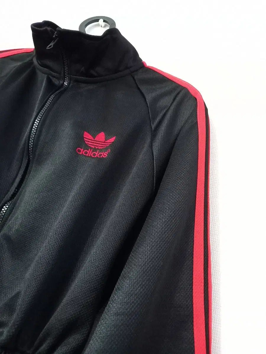 adidas アディダス クロップド レッドソード 黒 レディース トラックトップス ジャージ ジップアップジャージ 80 85