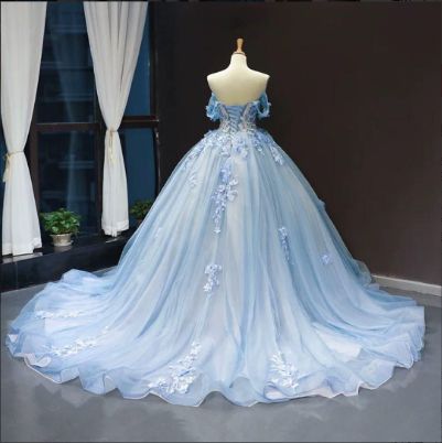 ウェディングフォトにも!カラードレス お色直し 結婚式に華を ウェディングフォトにも!カラードレス お色直し 結婚式に華を