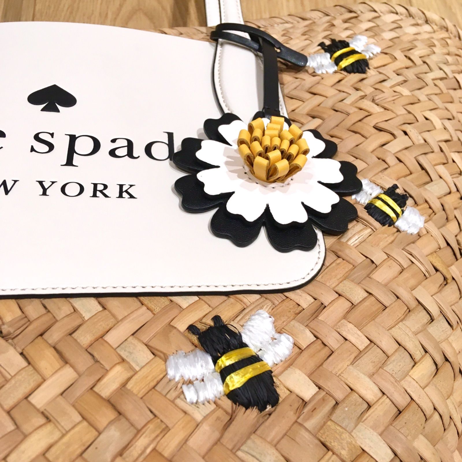 ✴︎新品✴︎ Kate Spade NewYork ミツバチ籐バッグ - メルカリ