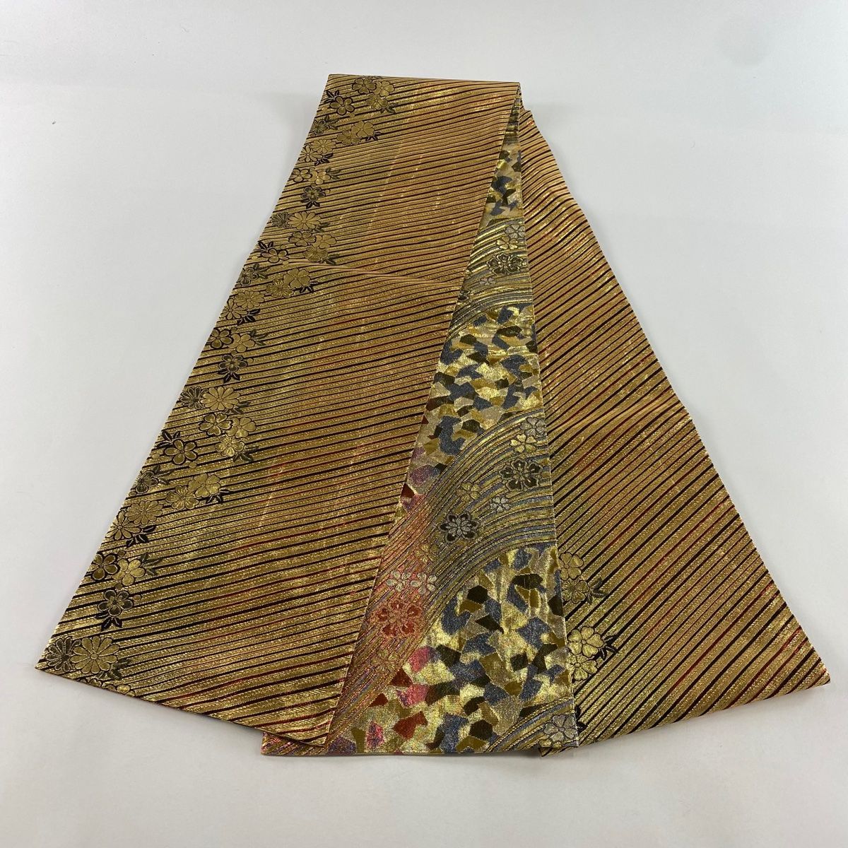 袋帯 秀品 桜 斜縞 箔 金色 全通 正絹 【中古】 - メルカリ