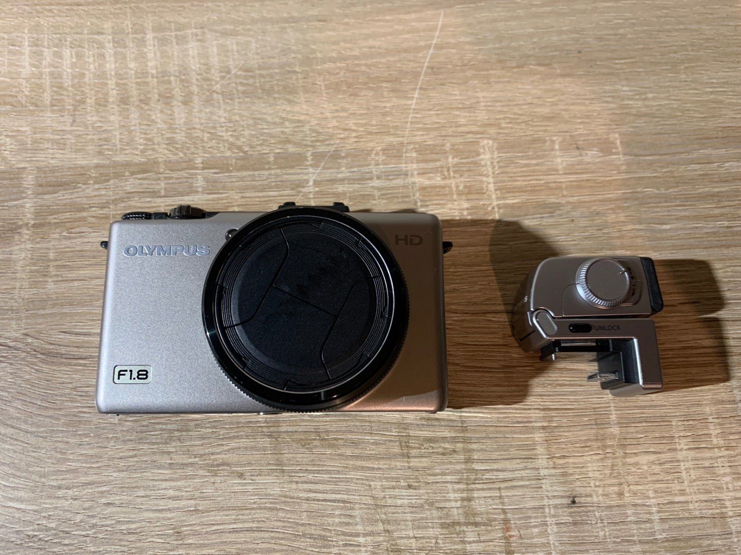 6089 OLYMPUS XZ-1 シルバー デジカメ 美品 - メルカリ