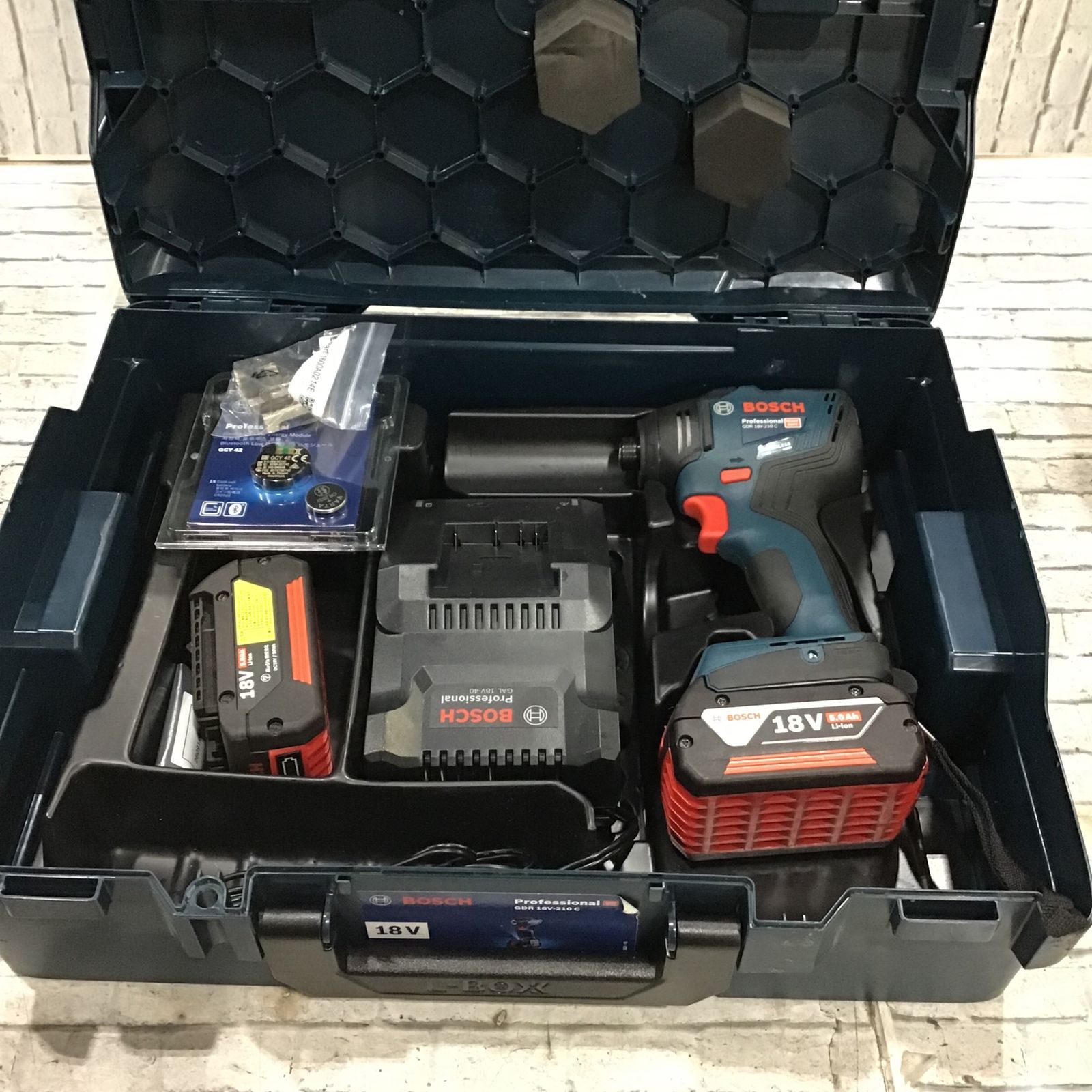 〇Bosch Professional(ボッシュ)18V コードレスインパクトドライバー 
