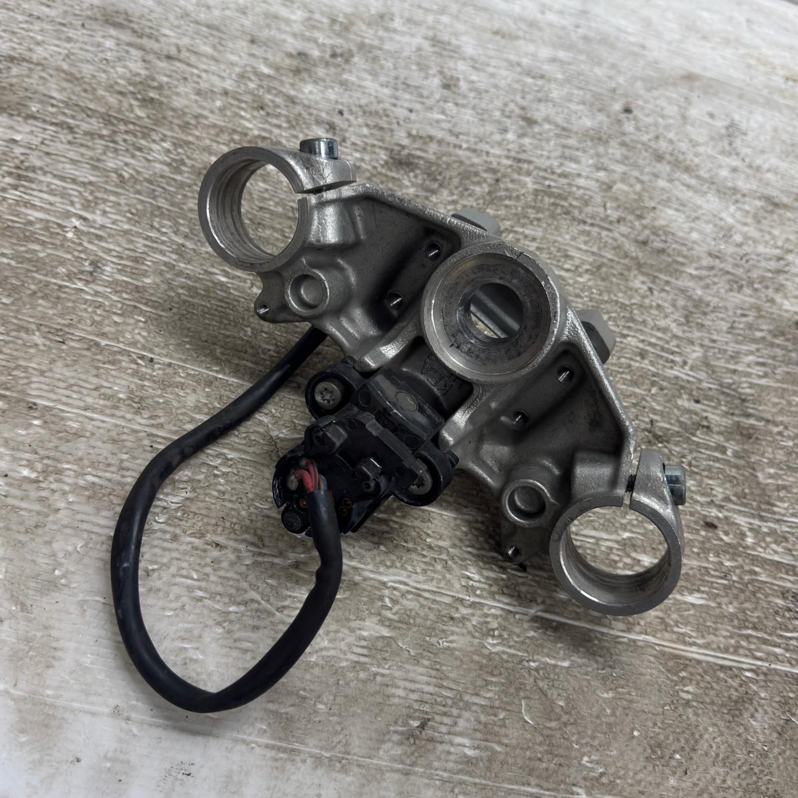 HONDA ホーネット250 MC31 トップブリッジ スイッチ付 ホンダ