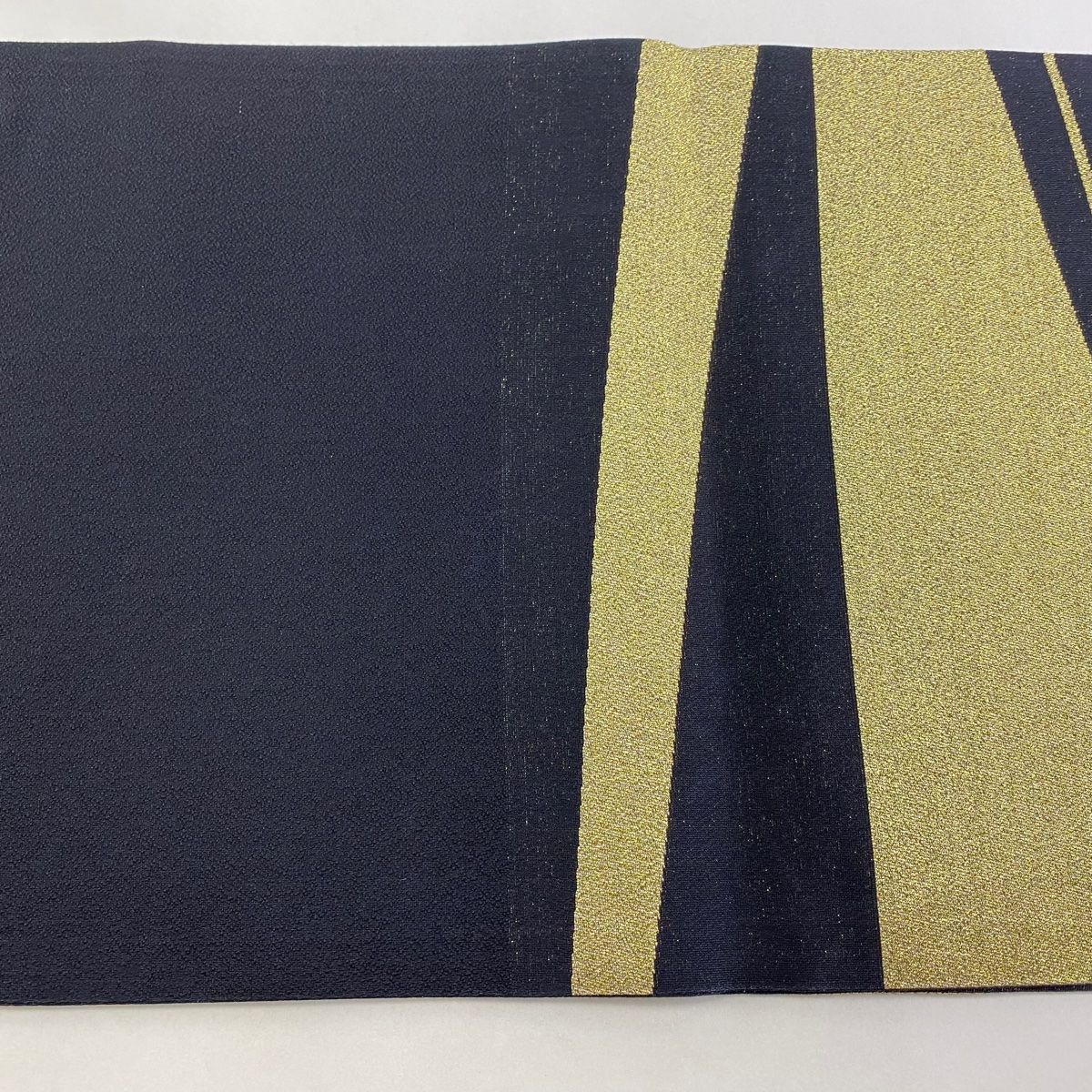 美品】 袋帯 秀品 幾何学模様 金通し 箔 黒 六通 正絹 【中古】 - メルカリ