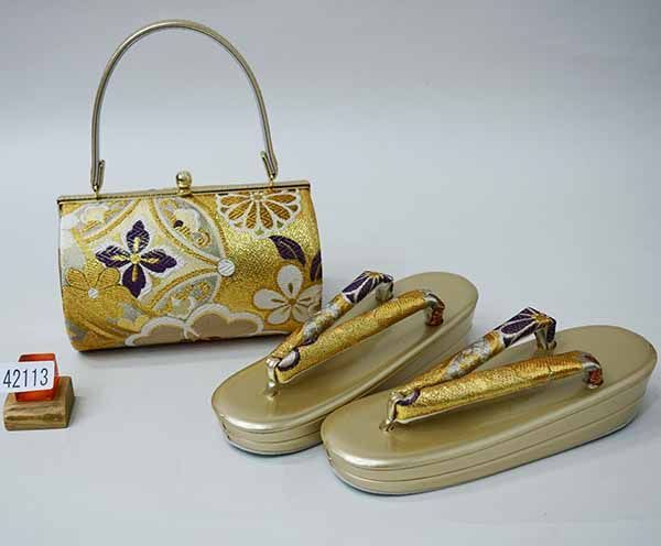 草履バッグセット 帯地 刺繍 二段 フリーサイズ 適合足サイズ22.5cm～24.5cm 金色 NO42113
