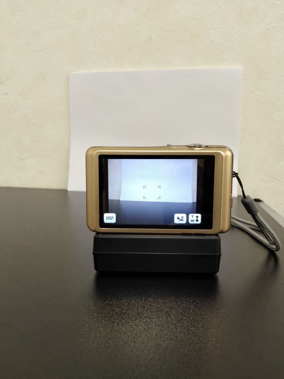 ジャンク品 パナソニック LUMIX DMC-FH7 デジカメ　ゴールド ジャンク品 パナソニック LUMIX DMC-FH7 デジカメ ゴールド