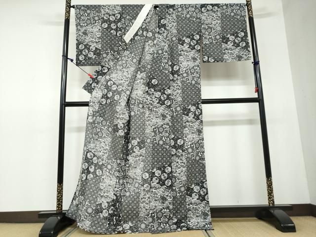 平和屋着物＊夏物 小紋 絽 切嵌花蝶文 黒地 洗える着物