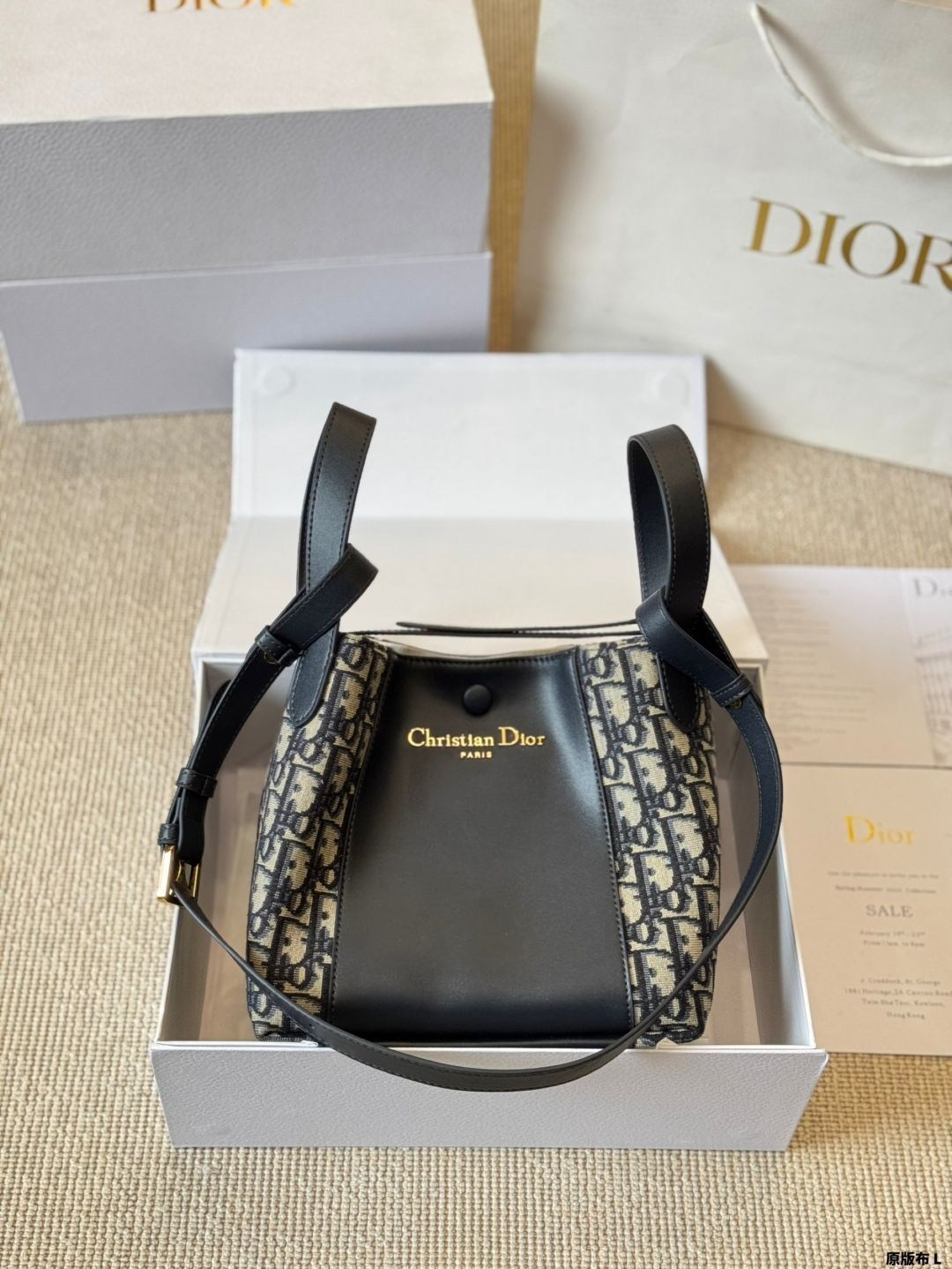 2025SS新作♡Dior Signatureバケットバッグ スモール DIOR | Signature バケットバッグ スモール グレインドカーフスキン