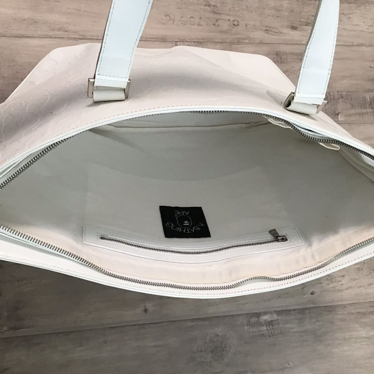 本革 型押しレザー ショルダー トートバッグ a bathing ape Leather
