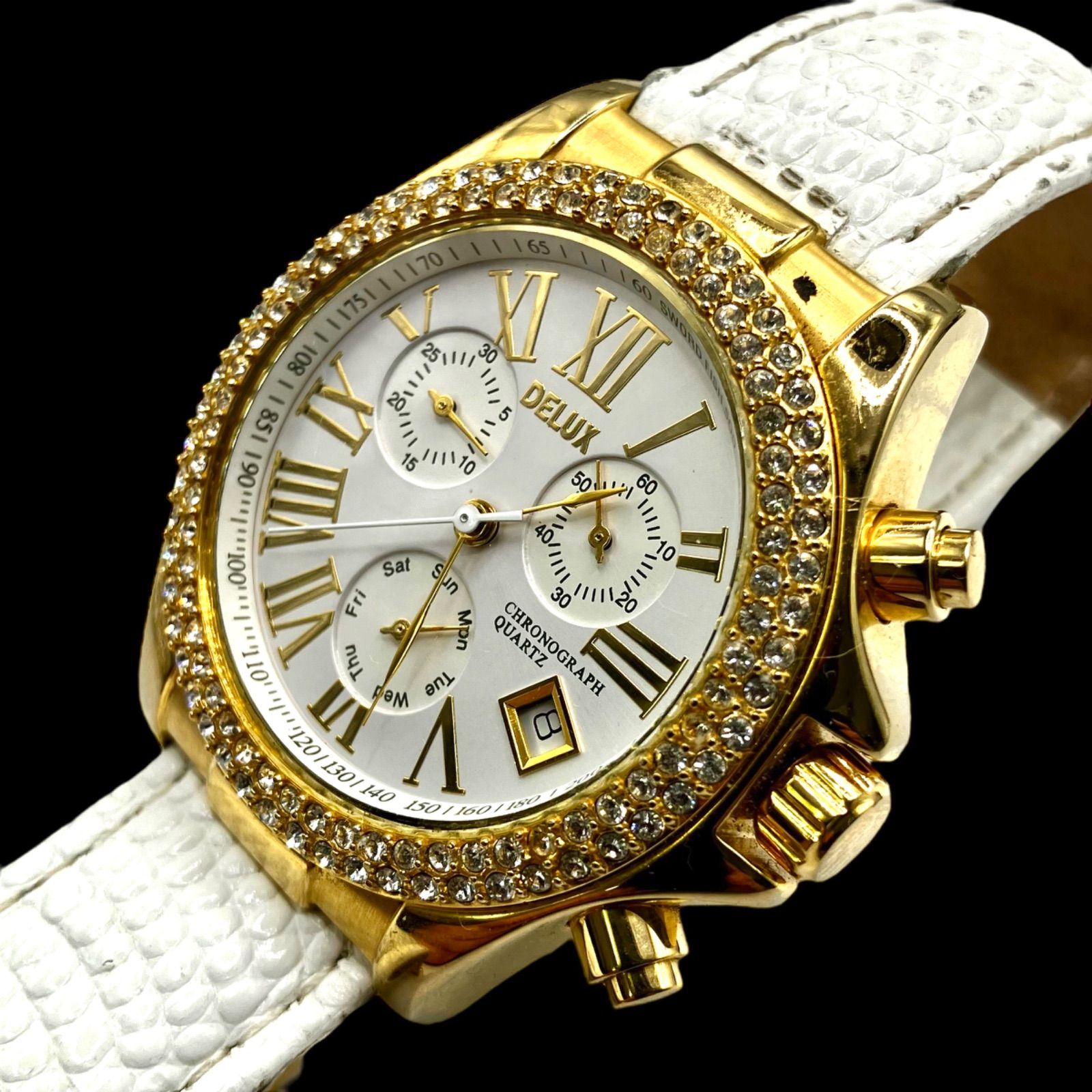 【極美品 ️華やかで機能的 ️DELUX】新品電池交換済み Sword Fish クオーツレディース腕時計 ホワイトu0026ゴールドが綺麗