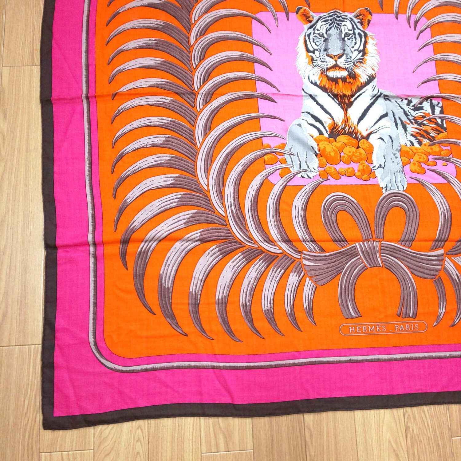 1060A-03 HERMES エルメス 大判スカーフ 王者の虎 TIGRE ROYAL