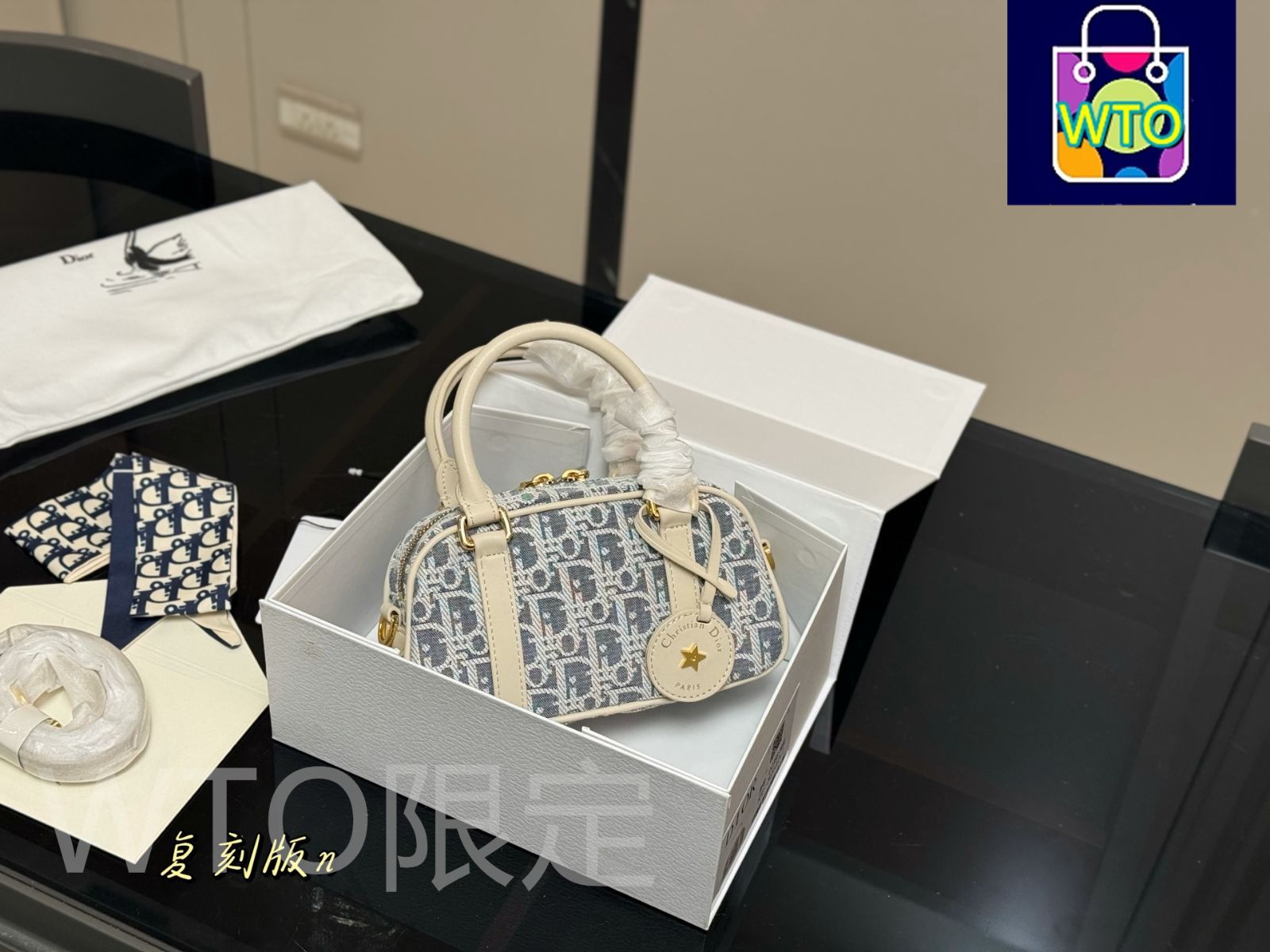 【ミニサイズで可愛い☆】Dior D-VIBE ボウリングバッグ ☆ディオール☆ D-Vibe ボウリングバッグ ミディアム (Dior