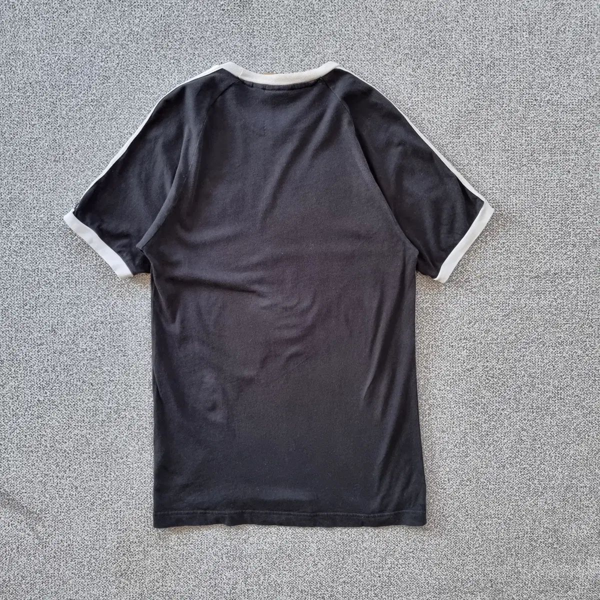 【関税・送料込み】adidas Originals リンガーTシャツ adidas(アディダス) リンガー t シャツ - メルカリ