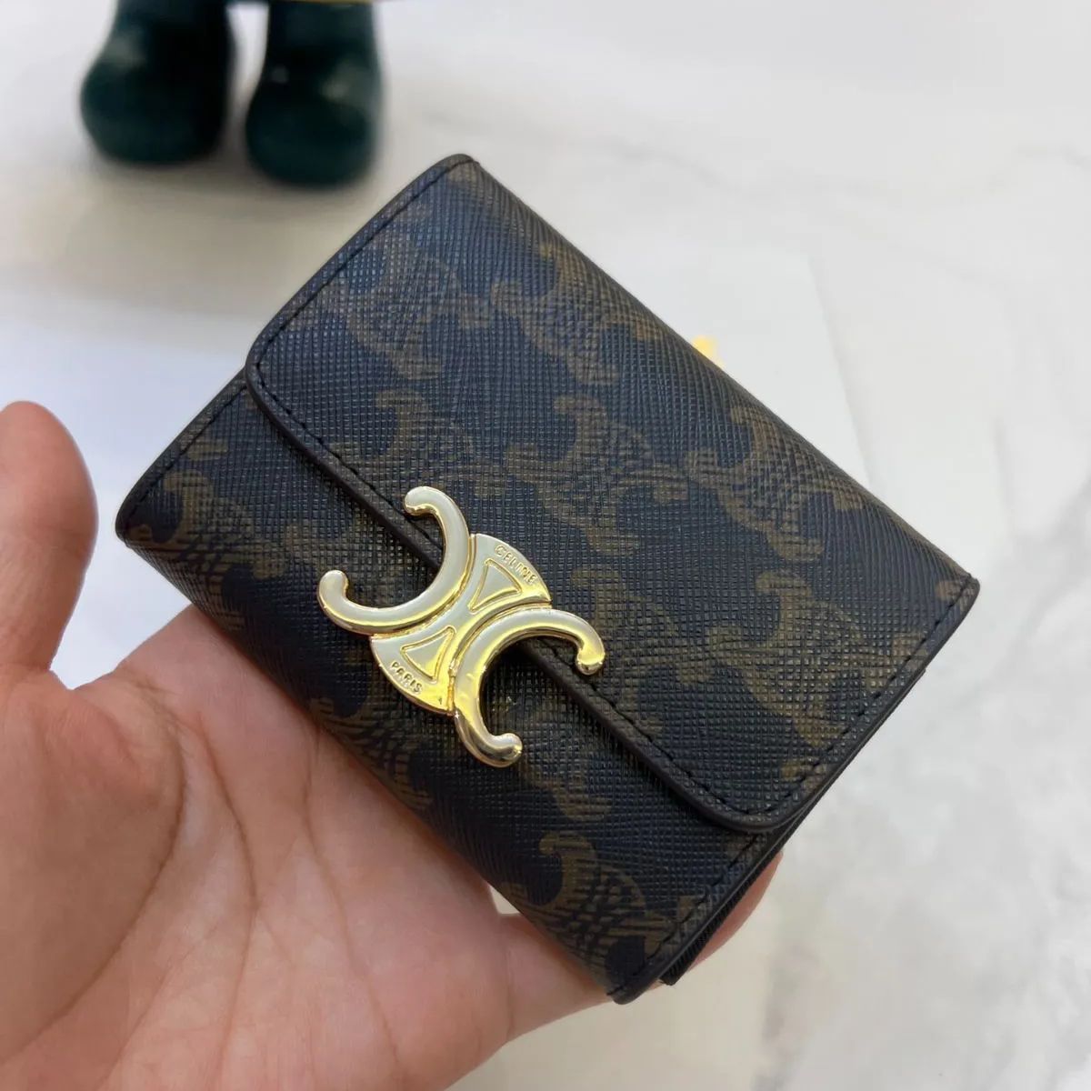 正規美品】Celineセリーヌ 折り財布 カードケース コインケース - メルカリ 