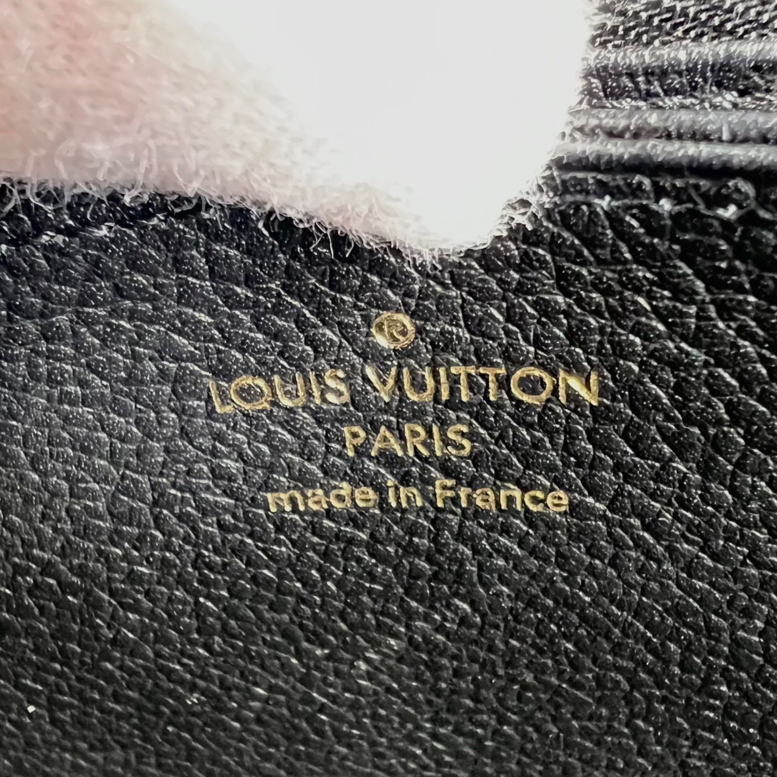 LOUIS VUITTON／ルイヴィトン M64805 モノグラム・アンプラント ステッチ ジッピーウォレット 長財布