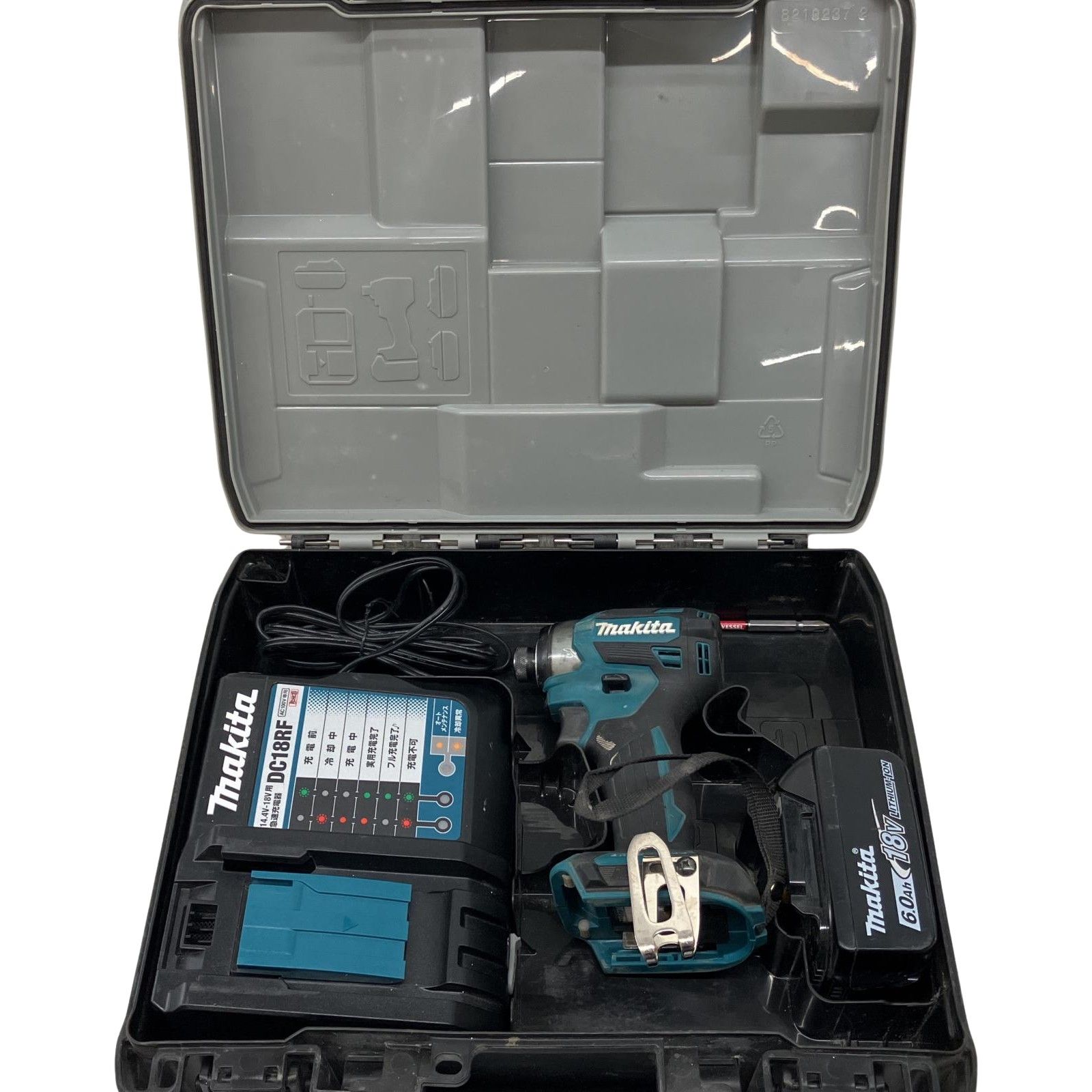 △△MAKITA マキタ 充電式インパクトドライバー 18v 充電器 充電池1個 ケース付 TD173D