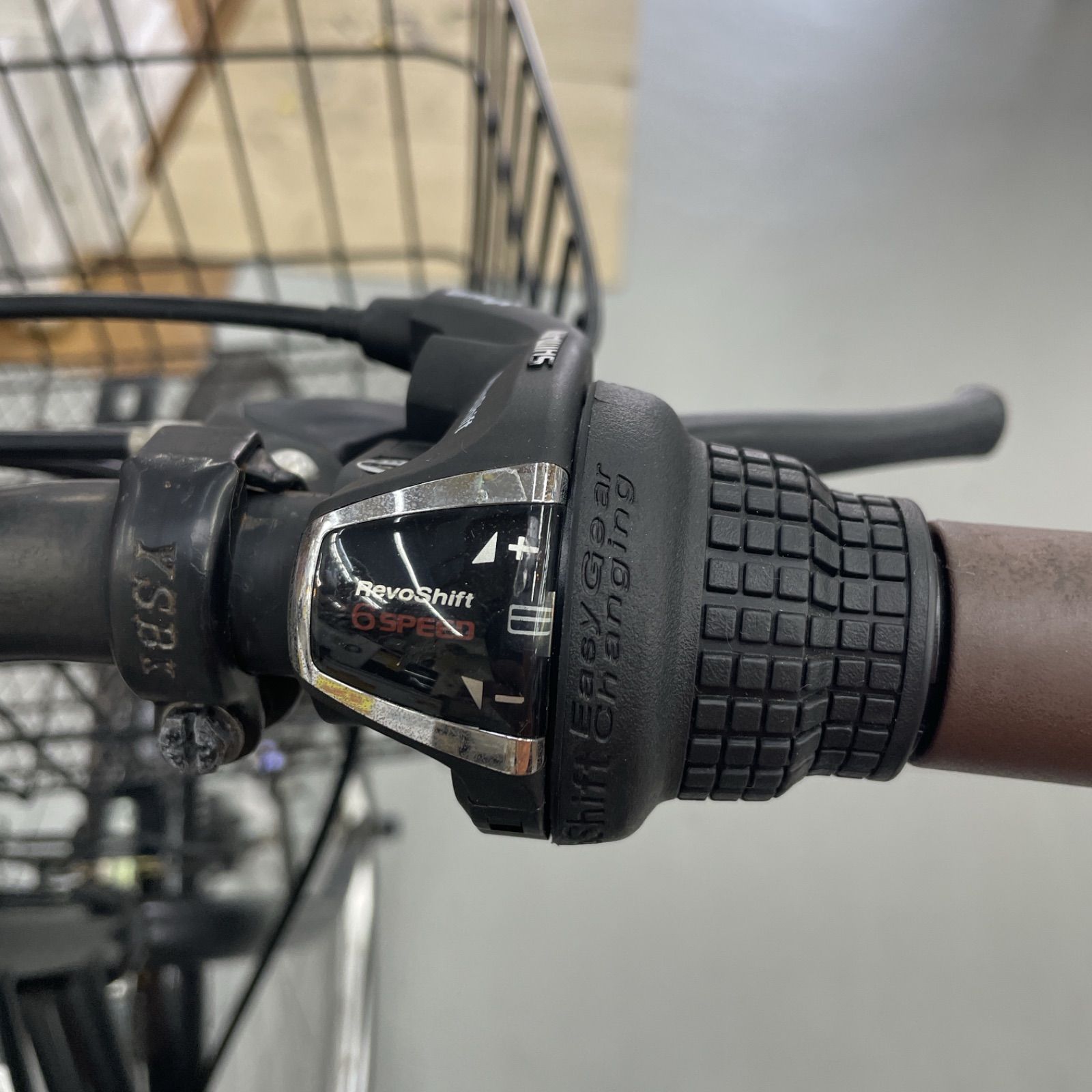 R519 ☀️軽快自転車☆ CADALORA ☆ 27インチ ☆6段変速☆LEDダイナモ