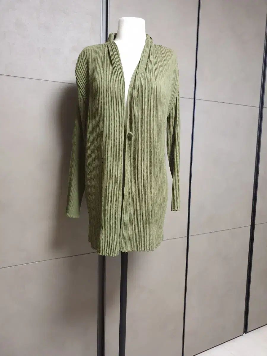 オリーブ プリーツ ロング カーディガン