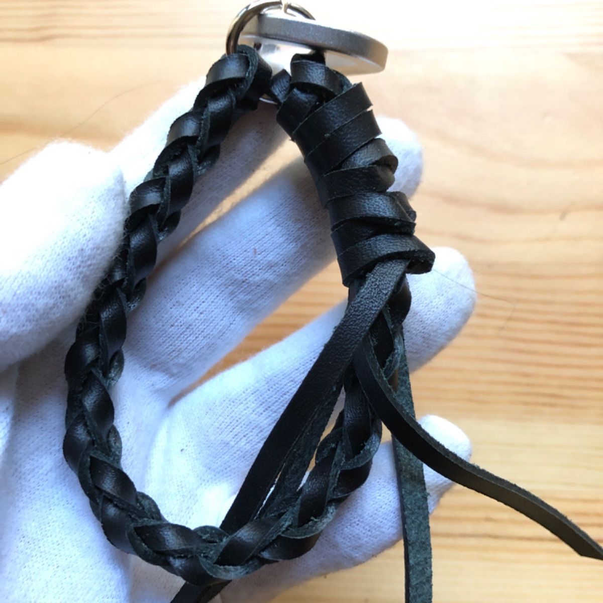 本革　編み込み　カラビナ付き　財布ストラップ(?) para_kye_01re.jpg