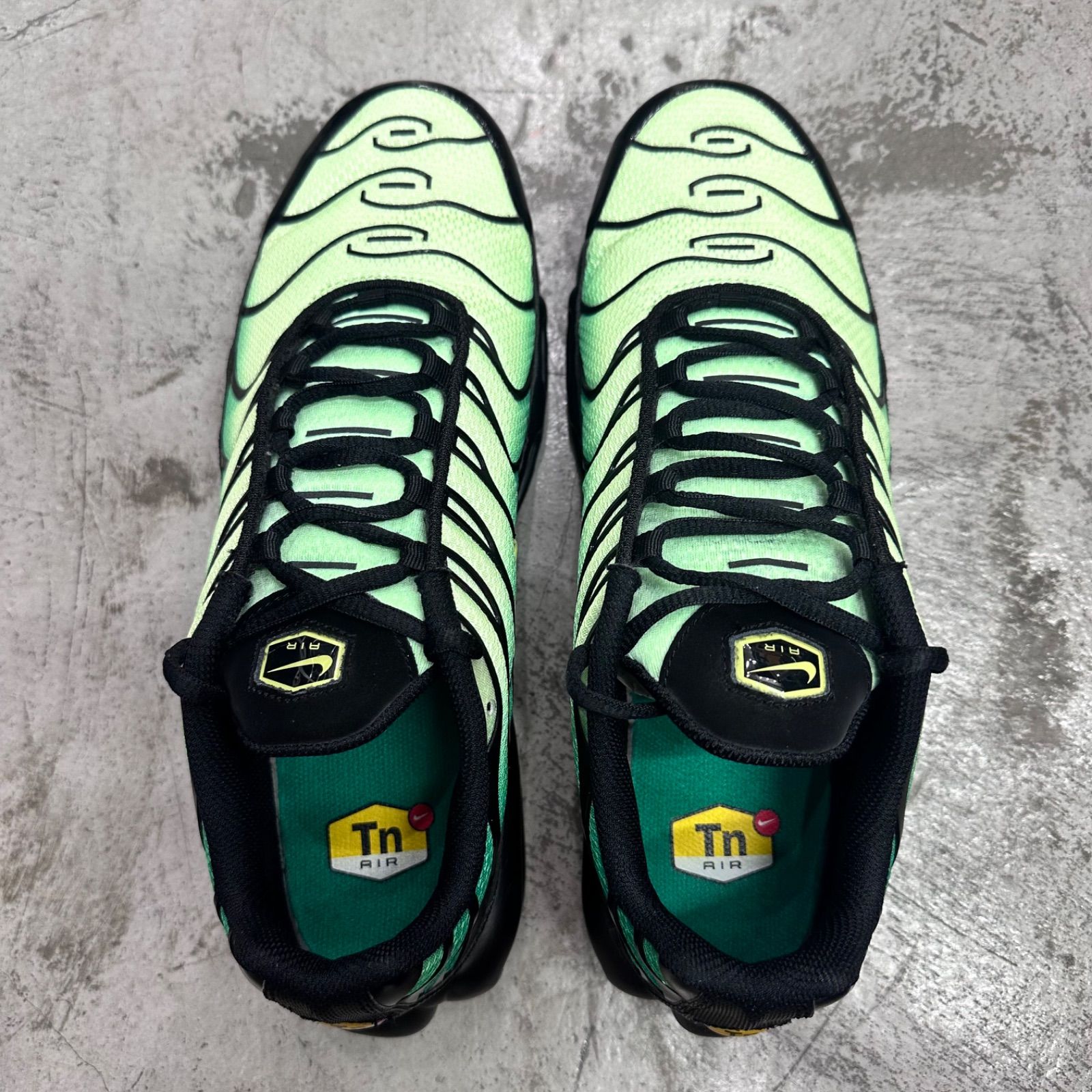 NIKE Air Max Plus 