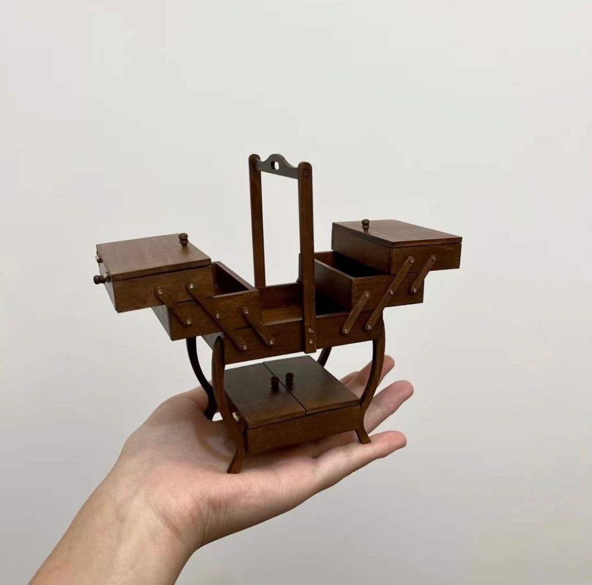 ブライス 1|6 ミニチュア ドールハウス 裁縫箱 裁縫ワゴン 家具 撮影道具 海外作家様 ハンドメイド BJD