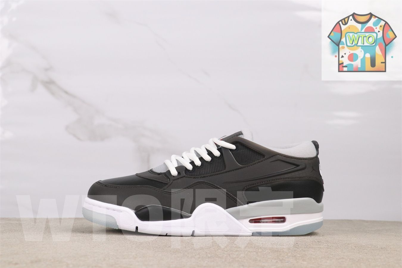 今日WTO】エアジョーダン Air Jordan 4 RM ブラックホワイト