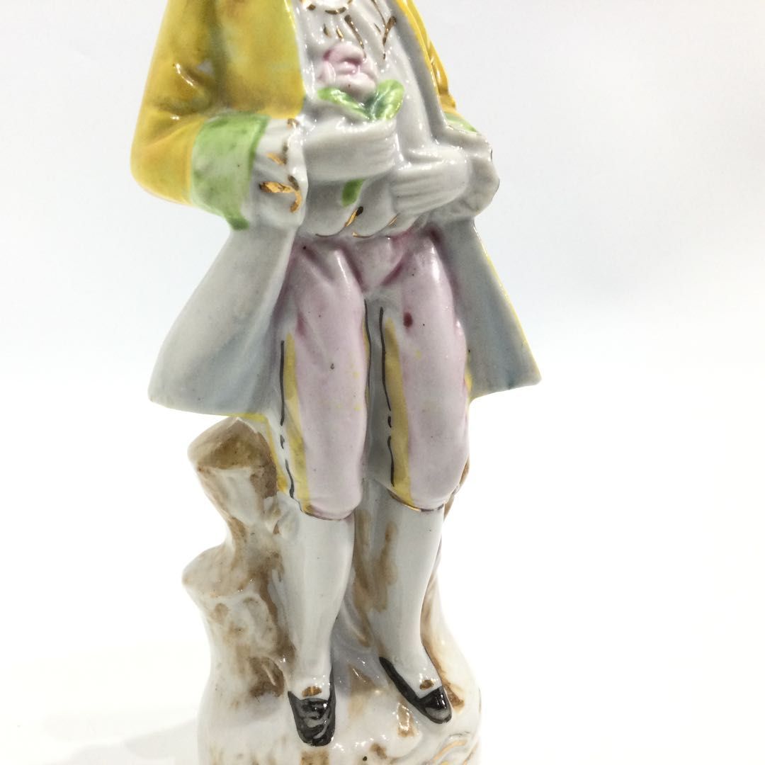 オキュパイドジャパン 花をもった男性 置物 人形 フィギュリン 陶器