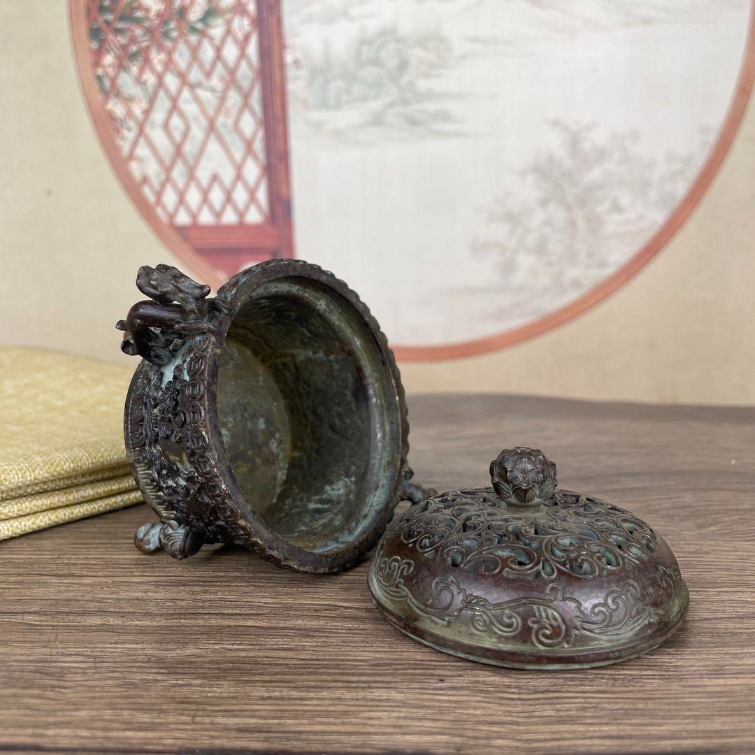銅製 神獣香炉 八宝図紋三足双耳薫炉 薫炉 茶道具 装飾品 工芸品 置物 銅製 神獣香炉 八宝図紋三足双耳薫炉 薫炉 茶道具 装飾品 工芸品