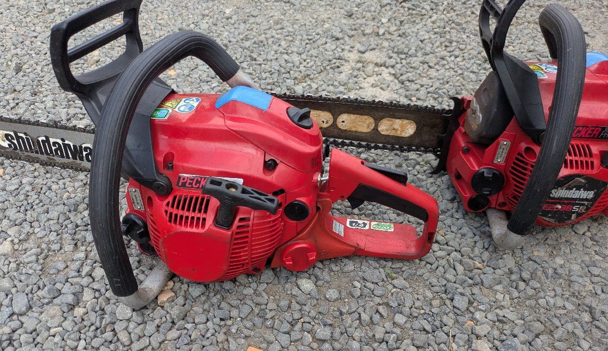  新ダイワ エンジンチェーンソーＥ2038 SRの セットです その他 切削 切断 穴あけ