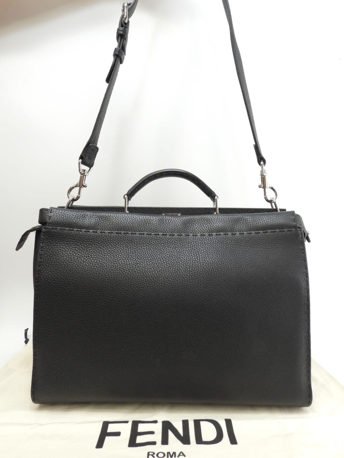 CHANEL 靴 レディース ゴールド・黒 24.5cm フェンディ ピーカブー大 セレリアレザー 黒 メンズハンドバッグ 両面