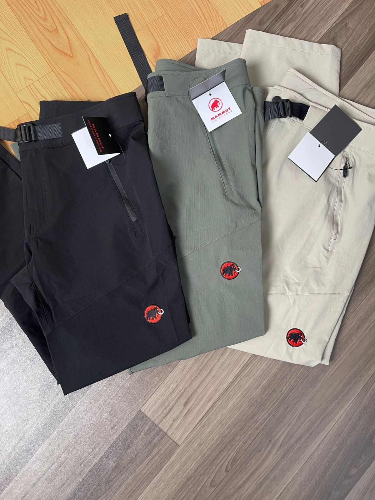 ヘビーワーク刺繍の長パンツ