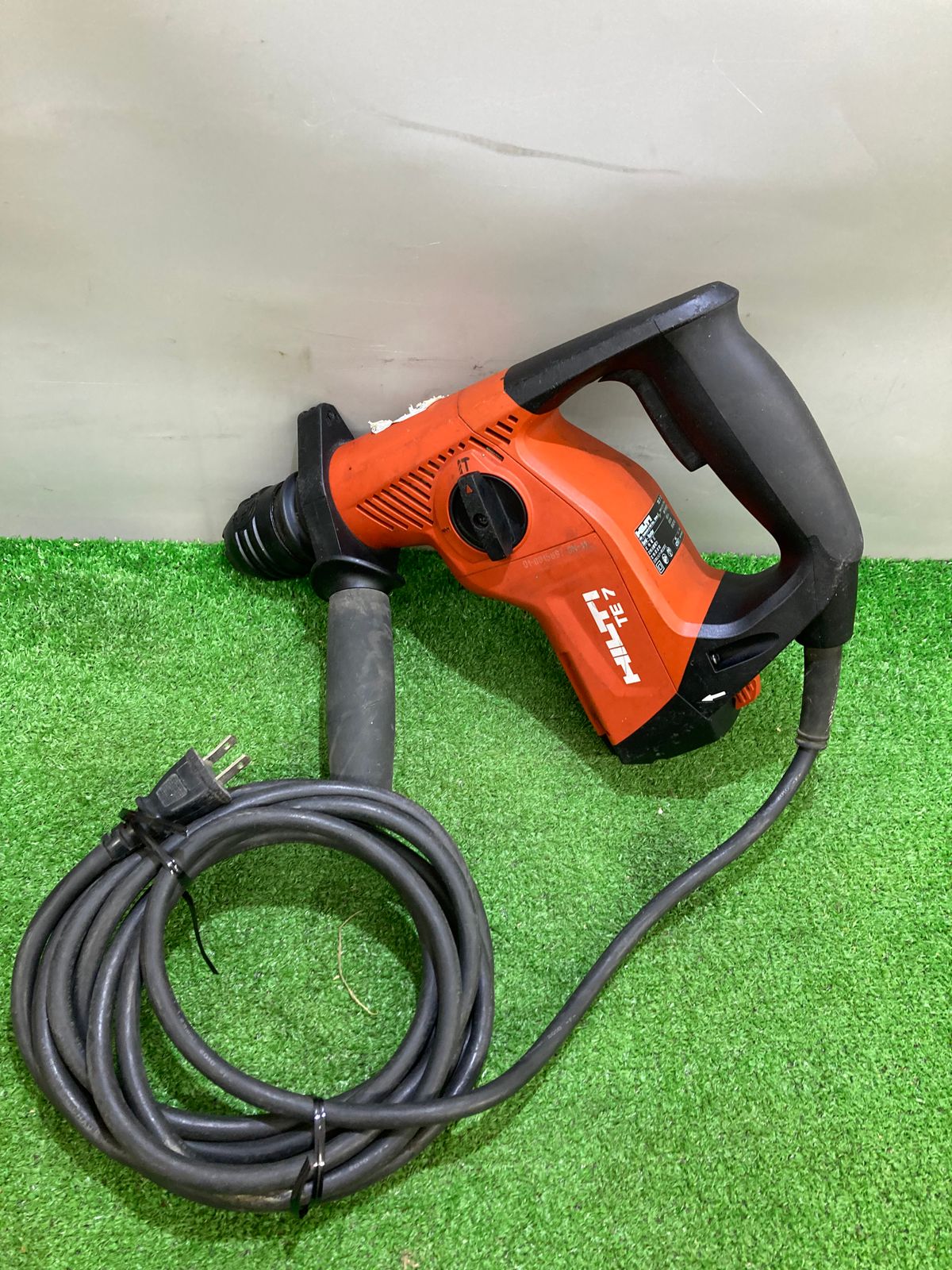 中古品】【0921】☆HILTI ヒルティ コード式ハンマードリル TE 7 + DRS