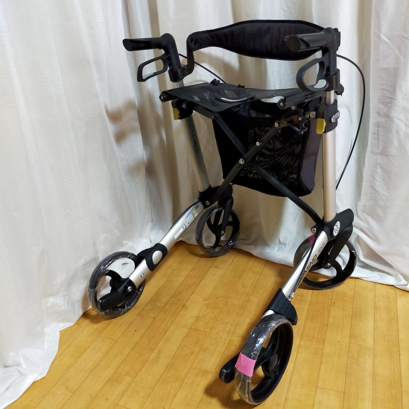 パラマウントベッド ハンディウォーク handicare GEMINO30 歩行器