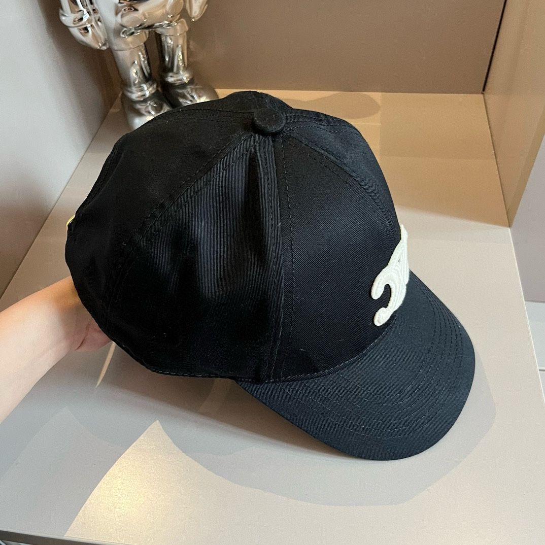 【関税&送料込】Celine Hat Celine（セリーヌ）公式モデルのベースボールキャップ - メルカリ