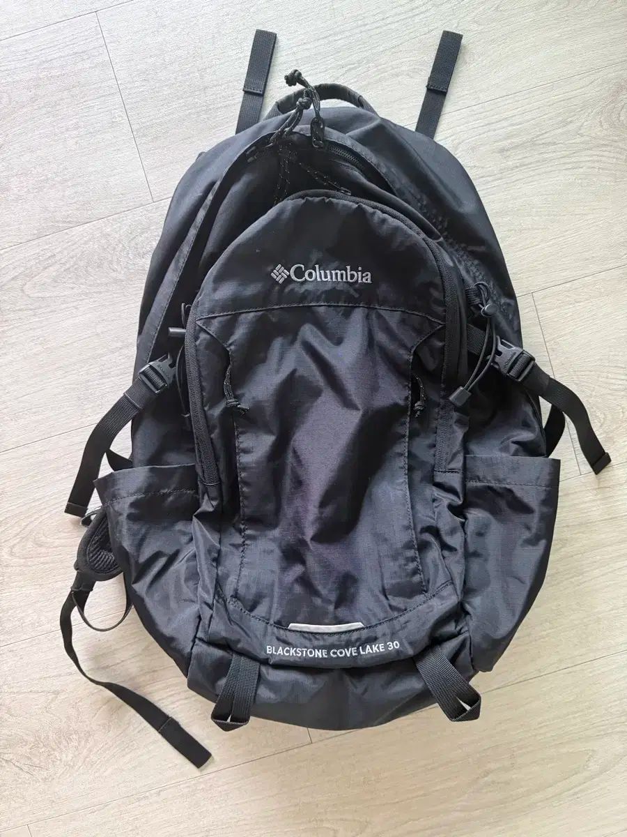 コロンビア Columbia ブラック バックパック ブラックストーン 入り江 30