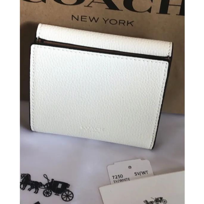 セール中✳️ Sale 匿名配送 新品 ✳️ COACH コーチ 財布