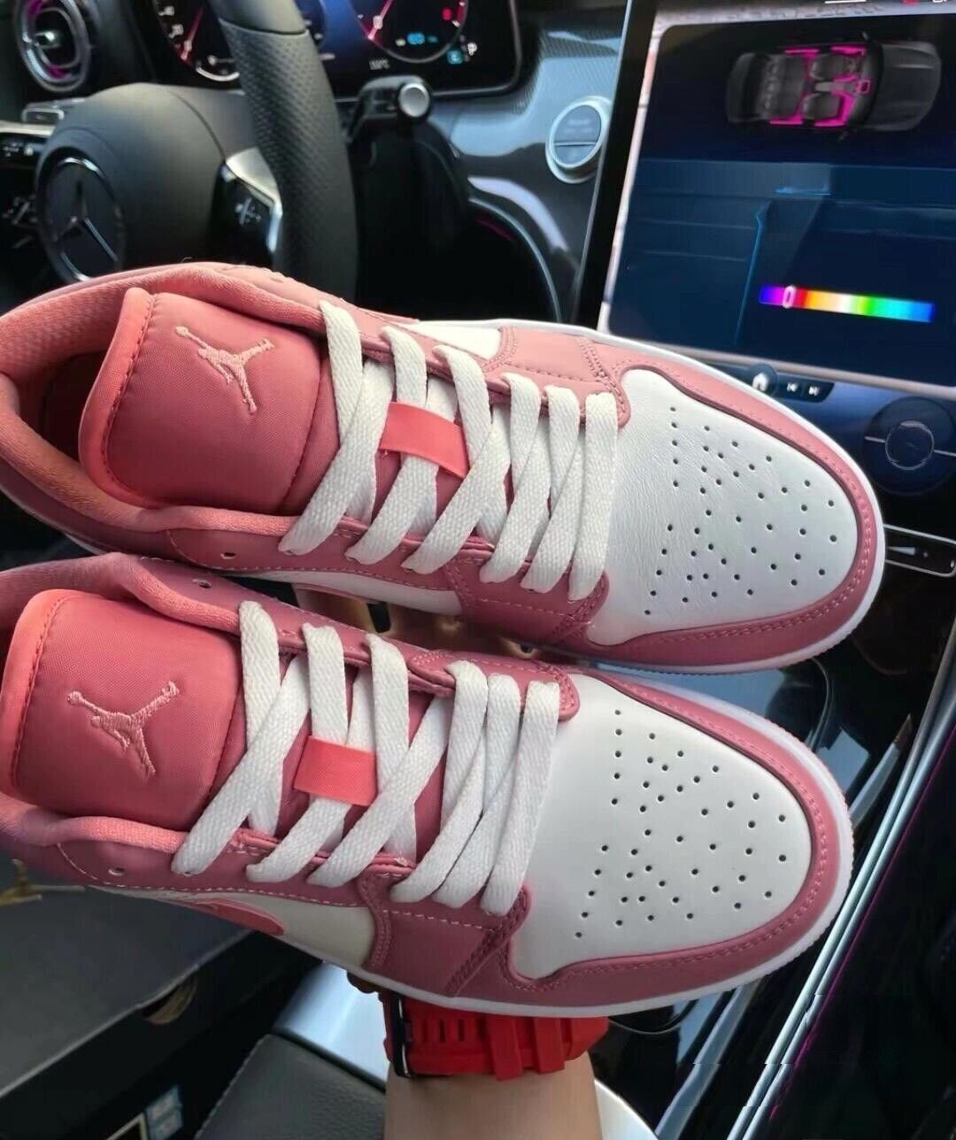 お値下げしました??即購入?? NIKE AIR JORDAN 1 LOw 