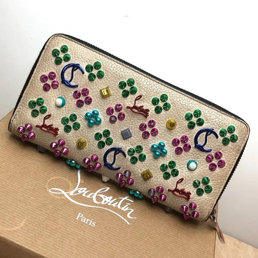 美品✨箱袋付属 ルブタン ラウンド ジッピー 長財布 スタッズ パネトーネ 楽天市場】Christian Louboutin クリスチャンルブタン 長財布