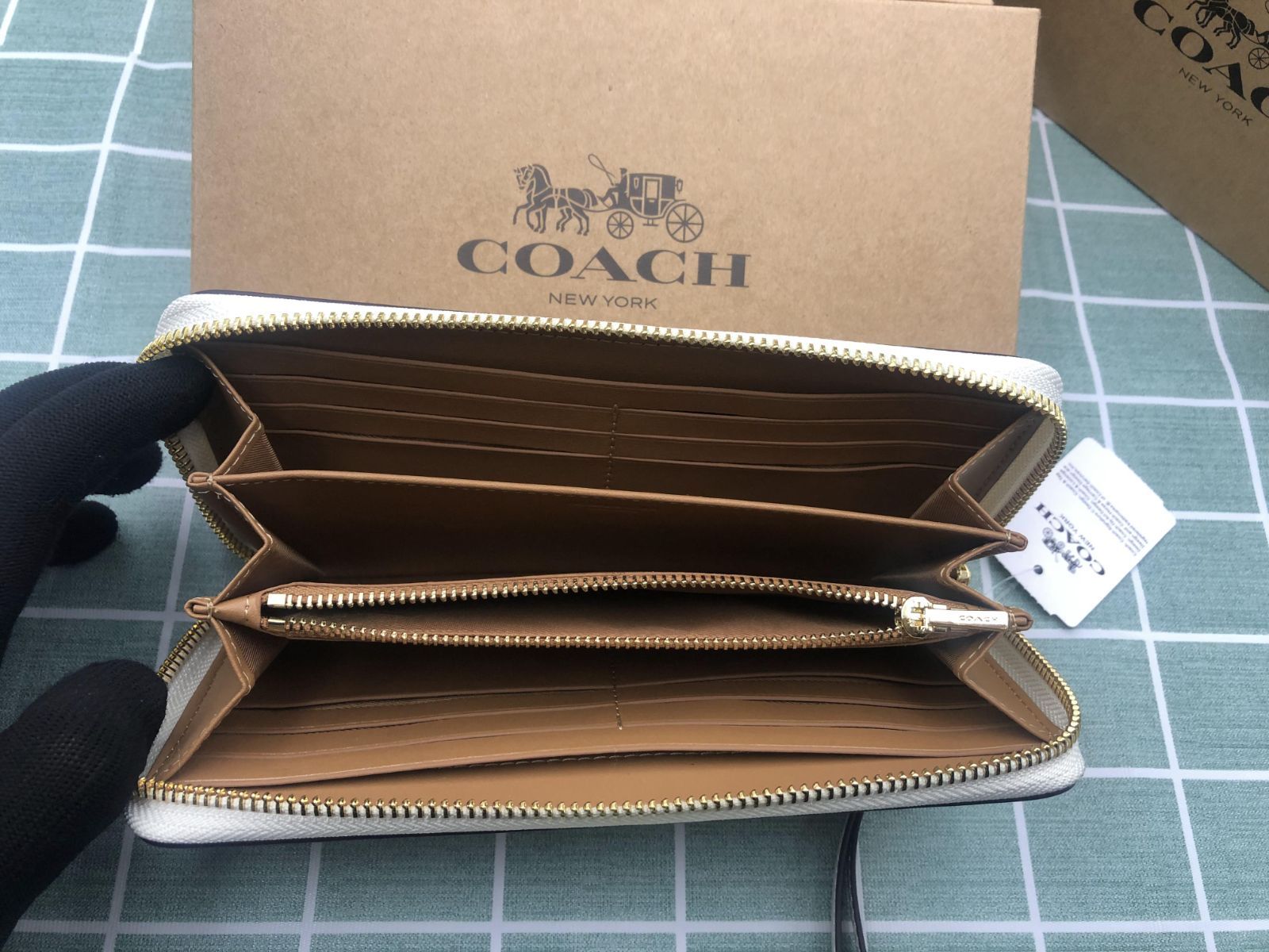 コーチCOACH 長財布 財布 新品未使用 クーポン配布 並行輸入品 ロゴ 