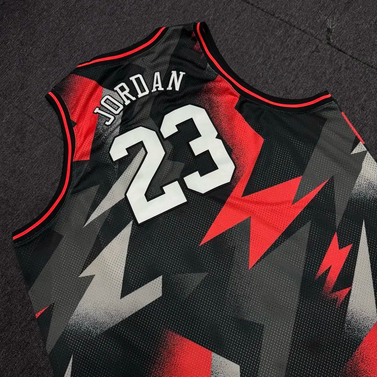ジョーダン x パリ パリ・サンジェルマンFC メッシュ ジャージ パリ 