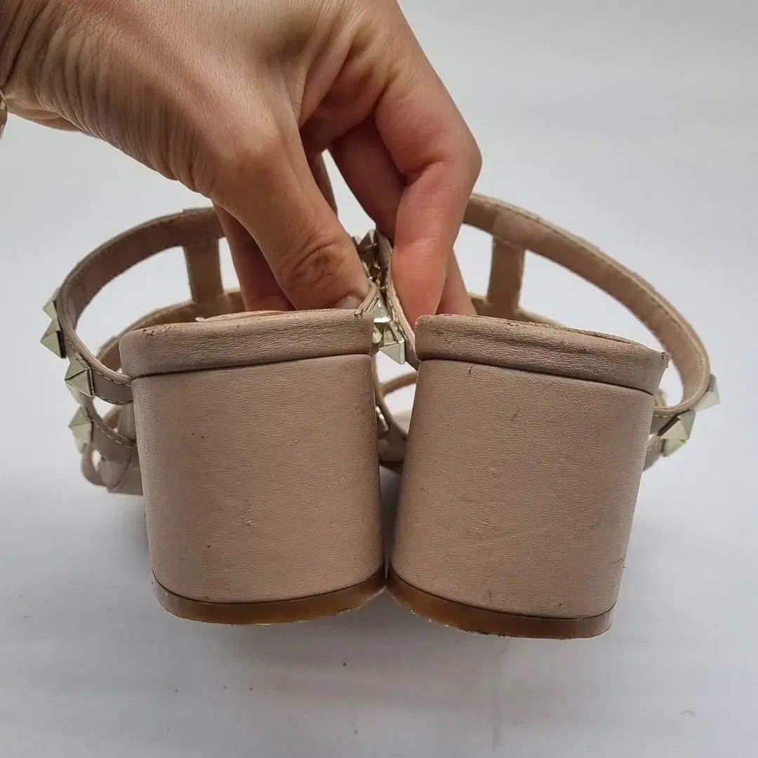VALENTINO ヴァレンティノ ロックスタッズ スライドサンダル ロックスタッズ カーフスキン スライドサンダル 60mm for