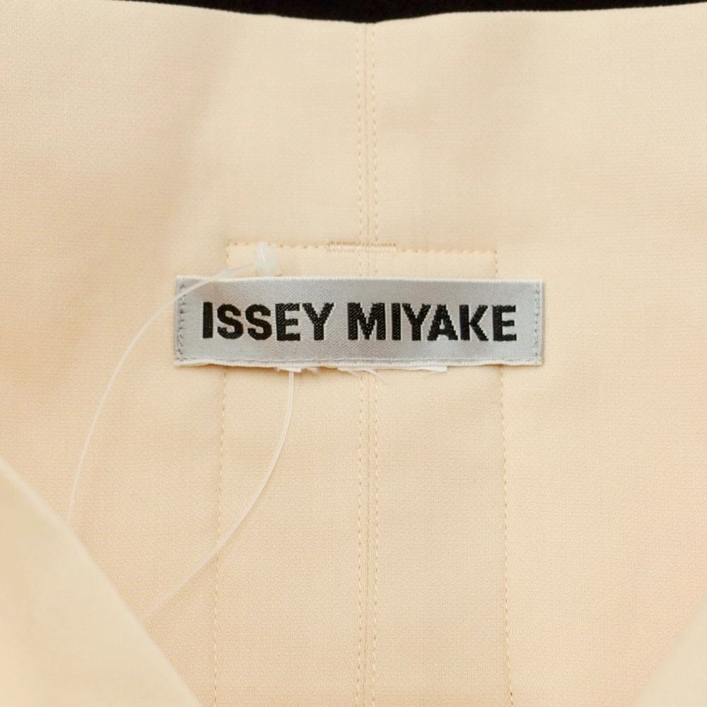 中古】イッセイミヤケ ISSEY MIYAKE 2023年春夏 オールインワン ライト