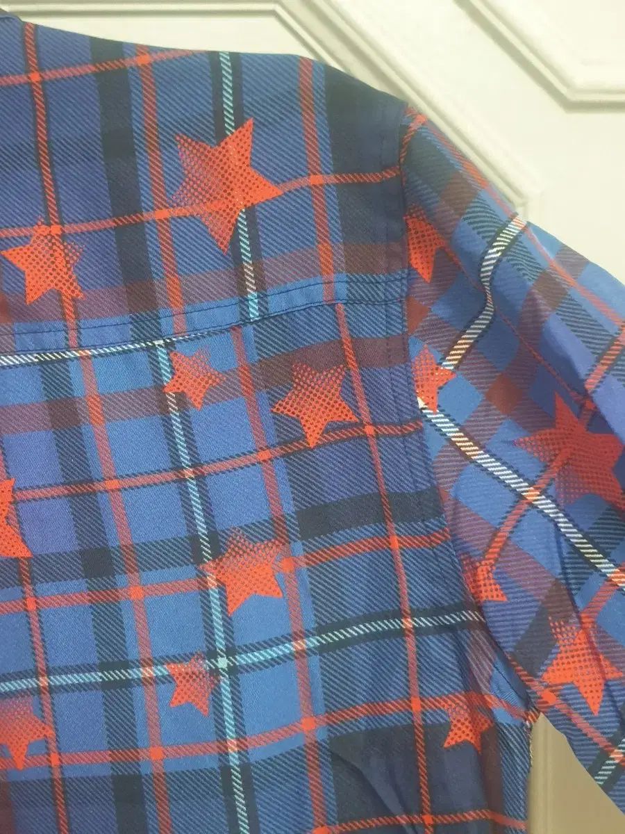 トミーヒルフィガー X