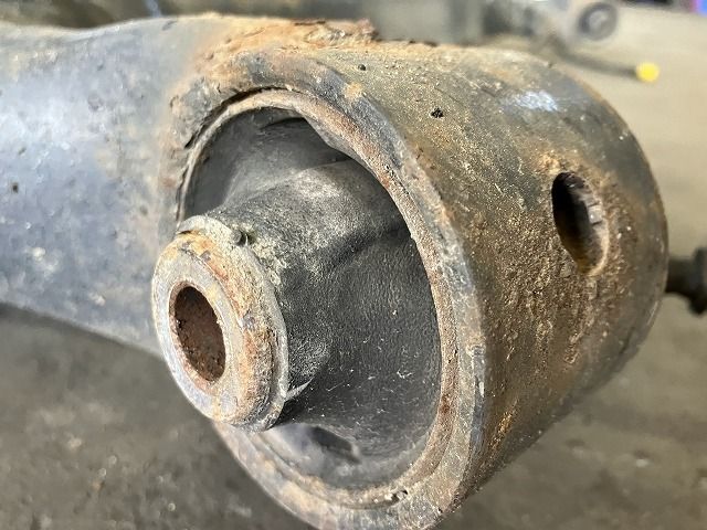 プリウス ZVW30 リアアクスルビーム S 42101-12171 070 FFCRYSTALESIA_COM