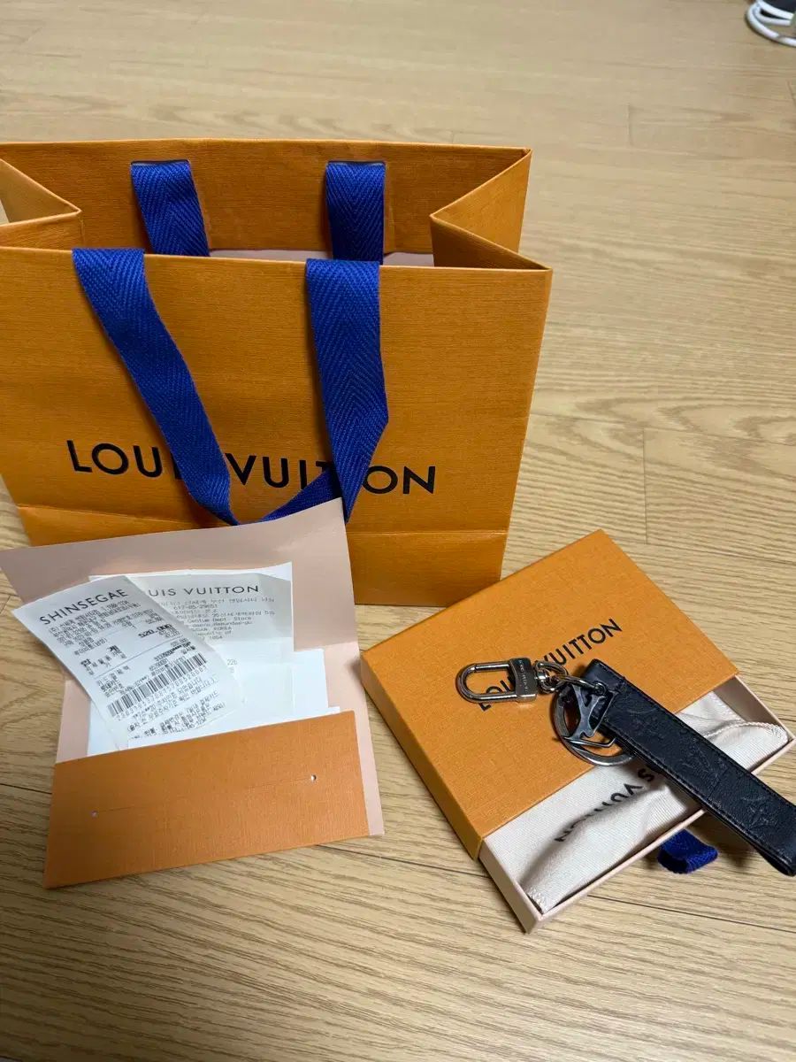 Louis Vuitton ルイヴィトン 影 モノグラム キーリング